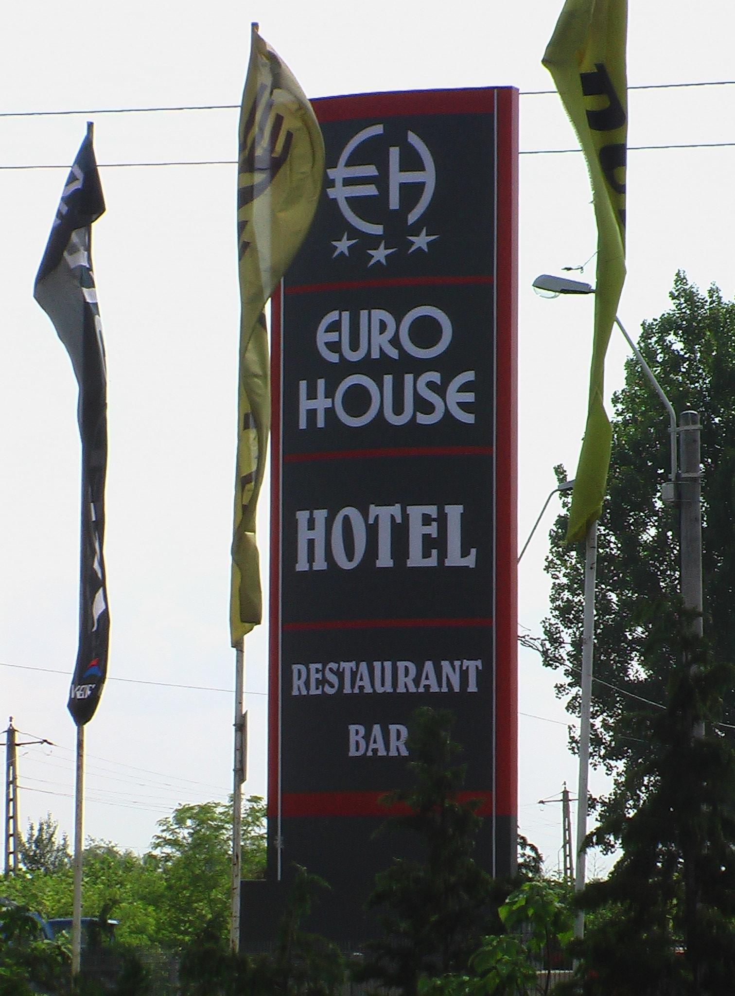 Euro House Hotel Baia Mare Bagian luar foto